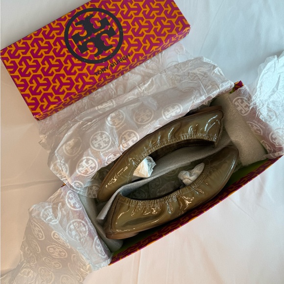 Tory Burch Eddie-Smooth Naplak/Patent Leather Ballet Flats Size 8 Color Musk - Picture 10 of 11